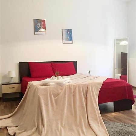 Luxury Apartament Lägenhet Bukarest Exteriör bild