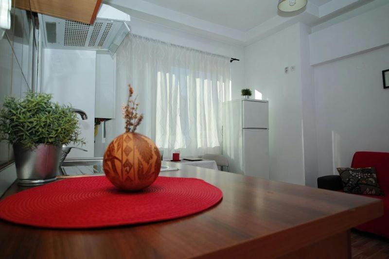 Luxury Apartament Lägenhet Bukarest Exteriör bild
